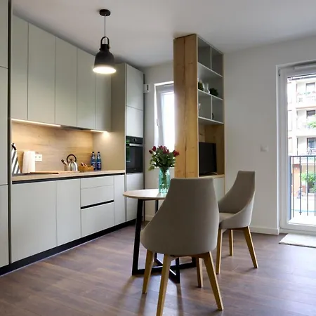 Essence Sapphire * Poznań