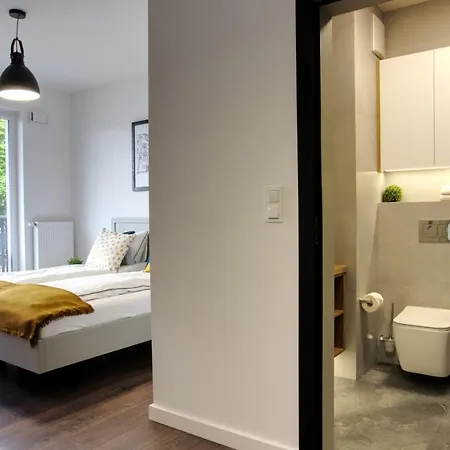 Essence Sapphire * Poznań