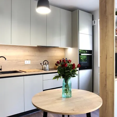 Essence Sapphire Poznań