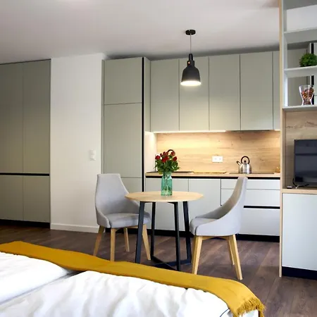 Essence Sapphire Poznan