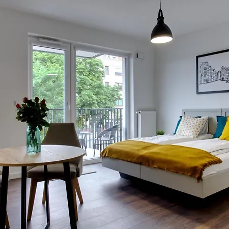 Essence Sapphire Poznan