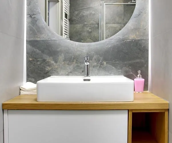 Essence Sapphire Apartment Poznan