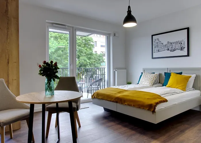 Essence Sapphire Poznan